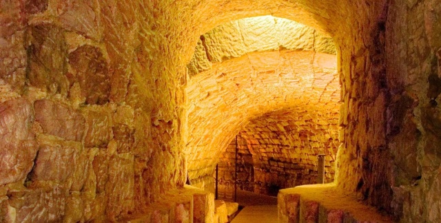 Unterirdisch - in den Kasematten, einer Burganlage 14 Meter unter der Erde
