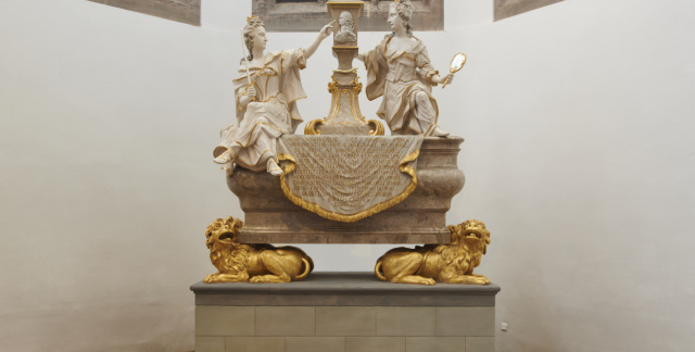 Sculpture in the interior of the Saarland Museum - Museum in the castle church