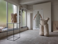 Blick in das Atelier der Künstlerin Anne Haring