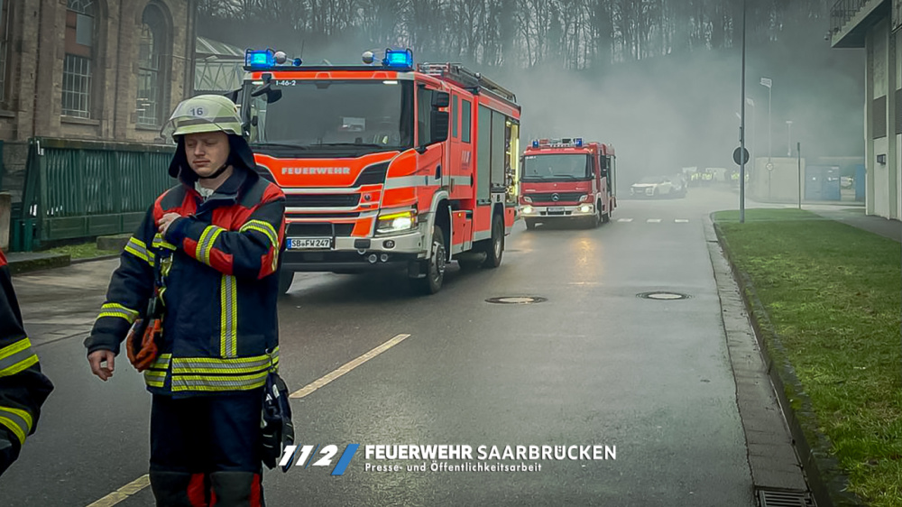 Einsatzbilder: Brand AVA-Velsen im Müllbunker Einsatzbilder: Brand AVA-Velsen im Müllbunker
