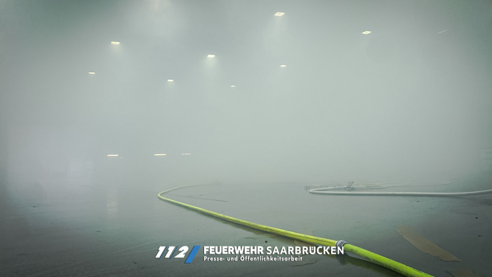 Einsatzbilder: Brand AVA-Velsen im Müllbunker Einsatzbilder: Brand AVA-Velsen im Müllbunker