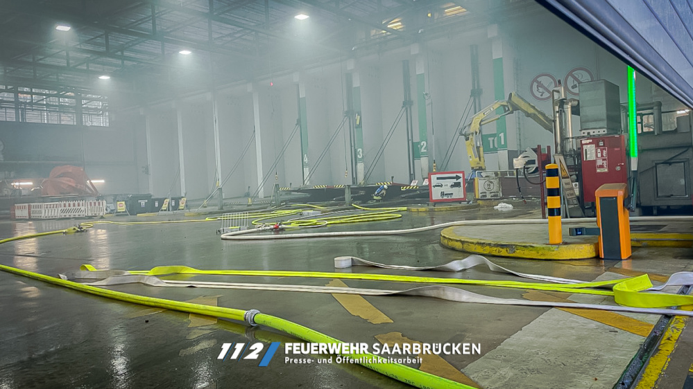 Einsatzbilder: Brand AVA-Velsen im Müllbunker Einsatzbilder: Brand AVA-Velsen im Müllbunker